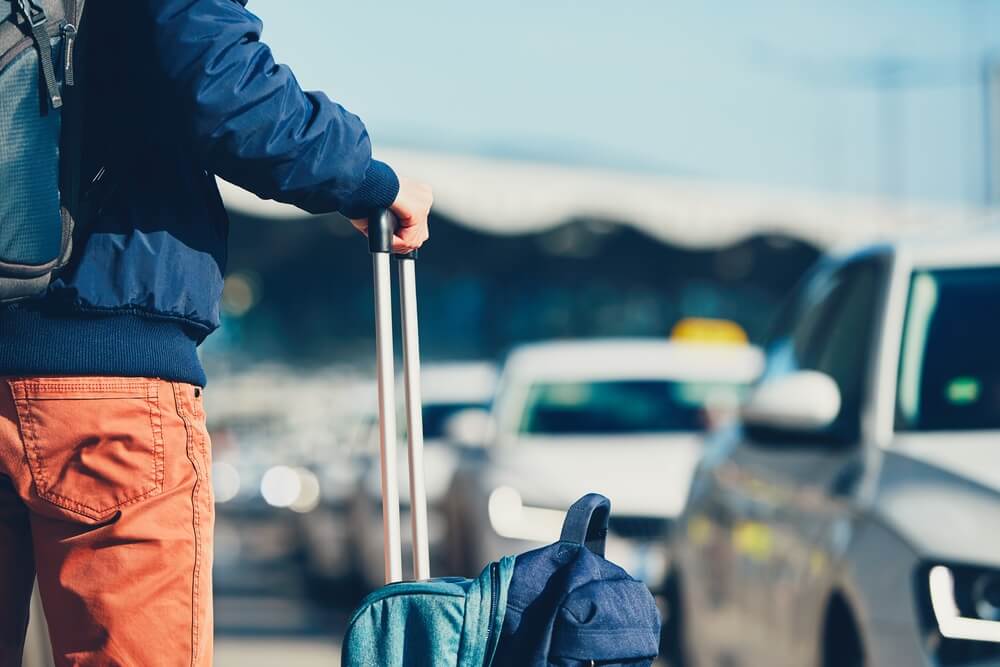 Book your airport taxi with ease and comfort in the UK